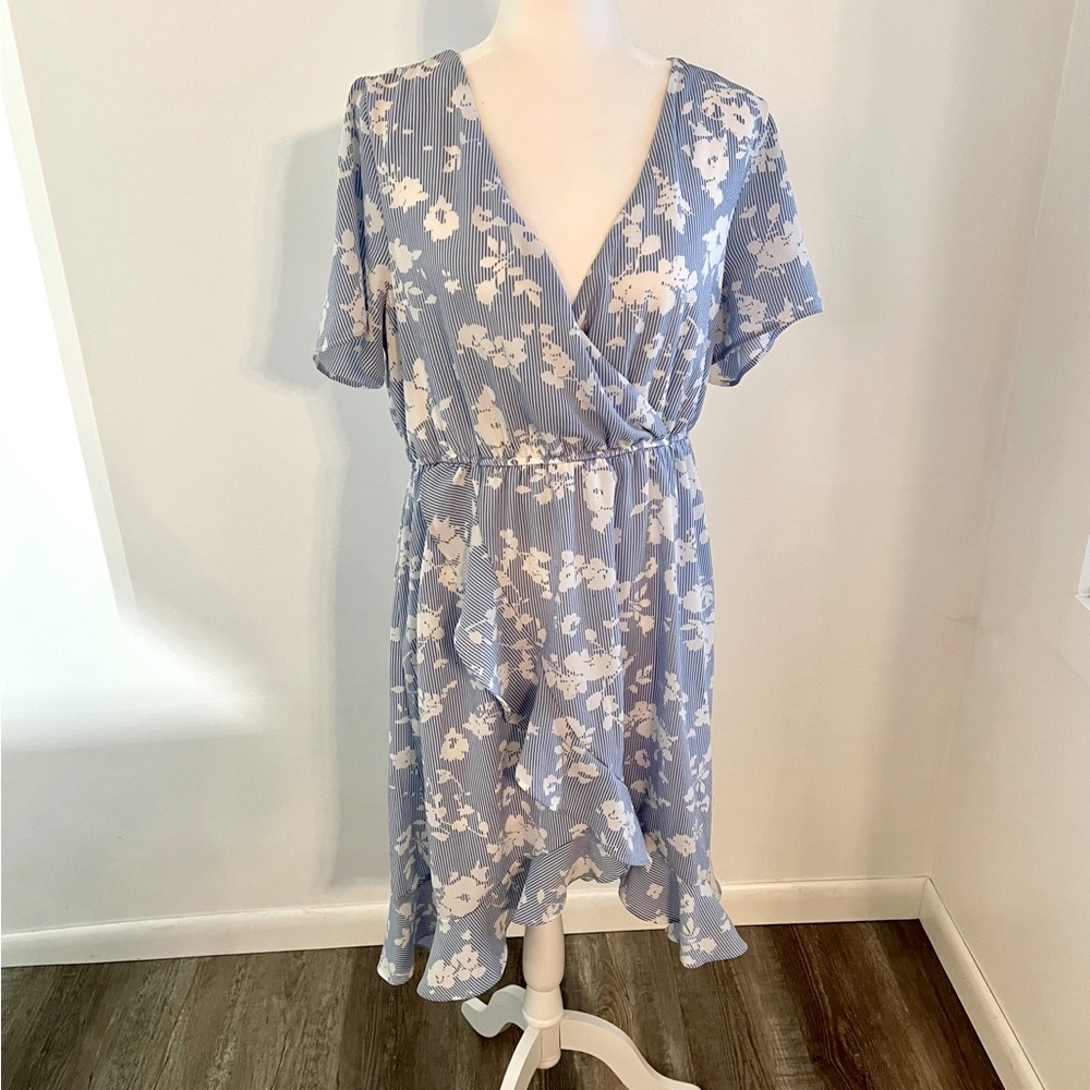 Flutter Sleeve A-Line Dress